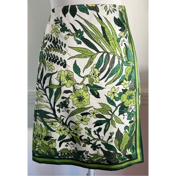 J. Crew • Green Floral Leafy Pencil Skirt - Picture 1 of 5